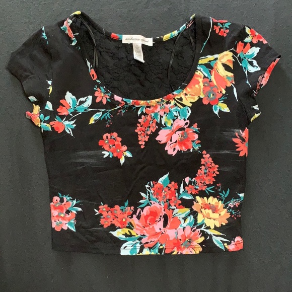 Ambiance Apparel Floral Crop Top - Picture 1 of 3